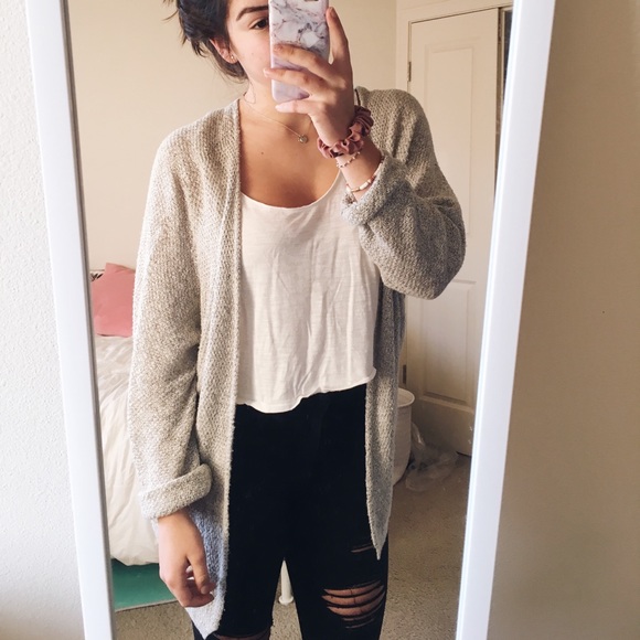 Brandy Melville Sweaters - Brandy Melville cardigan